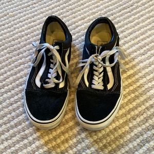 Classic women’s black Vans